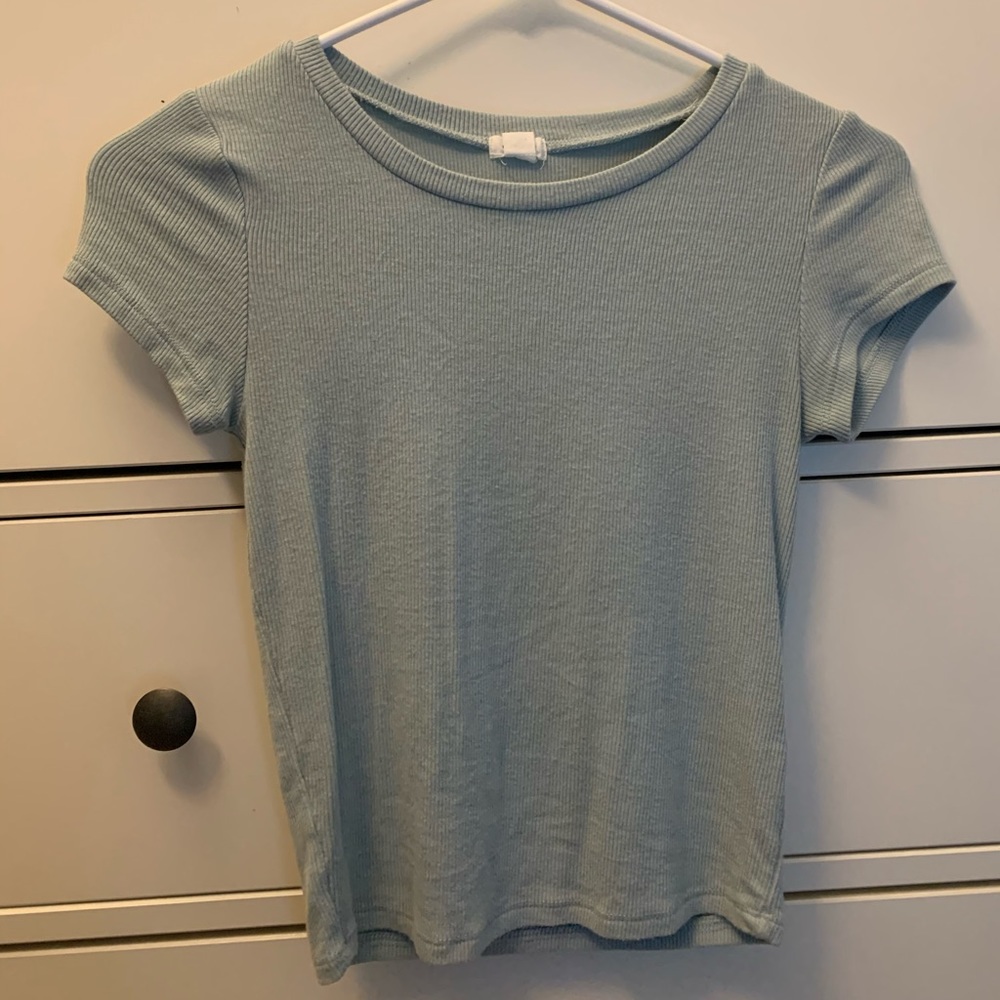 cropped t-shirt